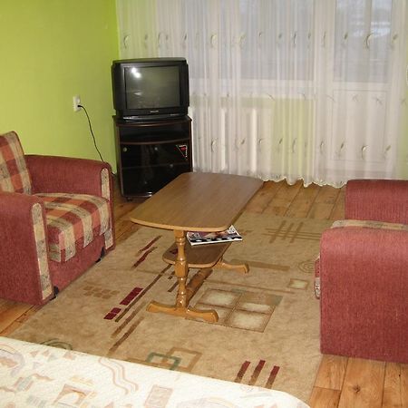 Apartment On Vasylya Chervoniya 67 روفنو المظهر الخارجي الصورة