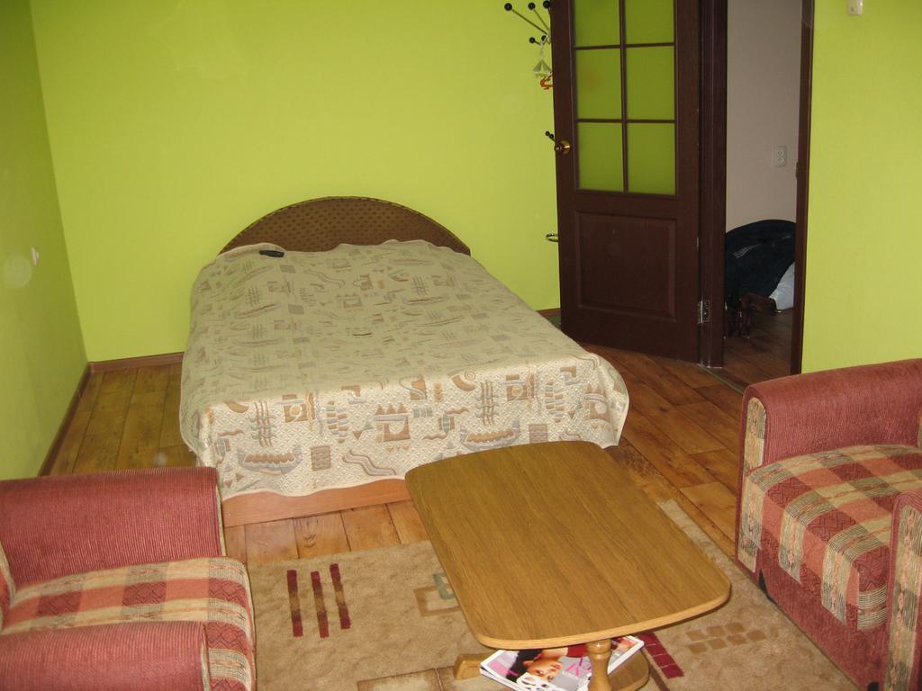 Apartment On Vasylya Chervoniya 67 روفنو المظهر الخارجي الصورة