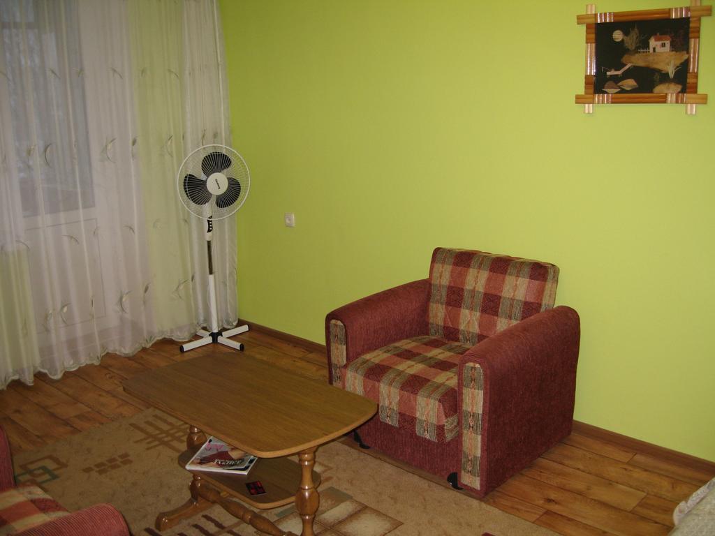 Apartment On Vasylya Chervoniya 67 روفنو المظهر الخارجي الصورة