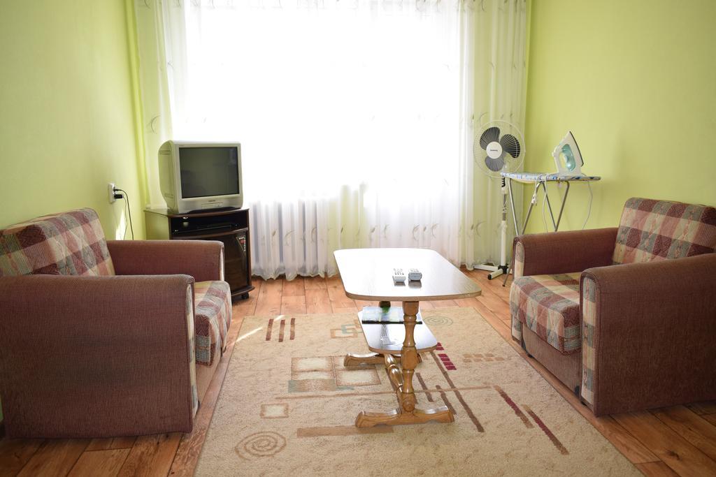 Apartment On Vasylya Chervoniya 67 روفنو المظهر الخارجي الصورة