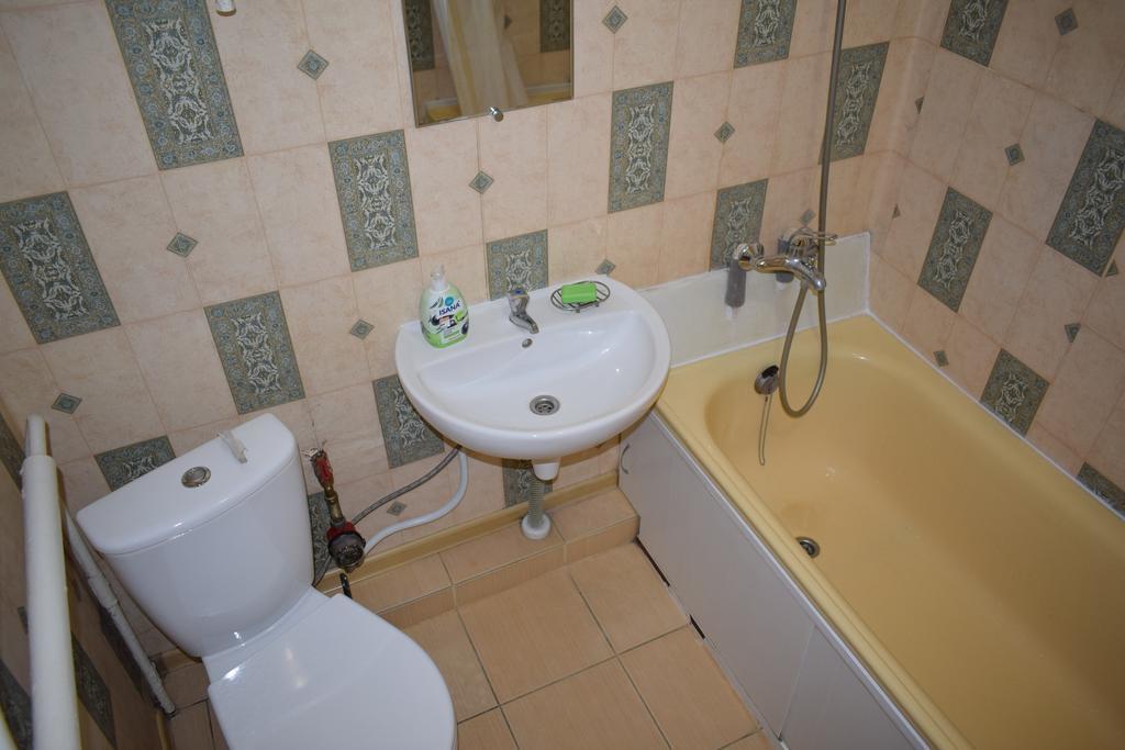 Apartment On Vasylya Chervoniya 67 روفنو المظهر الخارجي الصورة
